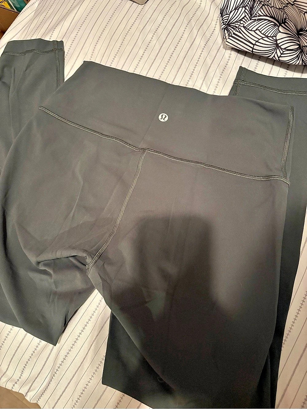 lululemon Wonder Under High-Rise 25" Luxtreme” Grey/Sage Leggings
